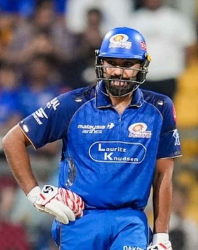RCB के खिलाफ रोहित ने कितने रन बनाए?