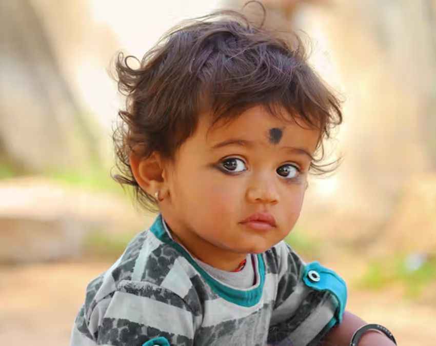 क्या नवजात को काजल लगाना सही है? 