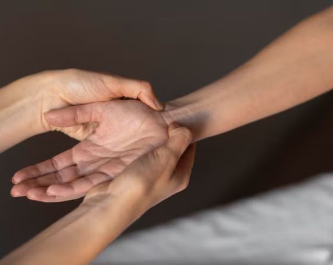 reasons for visible veins in hands-1-2-3-4-5