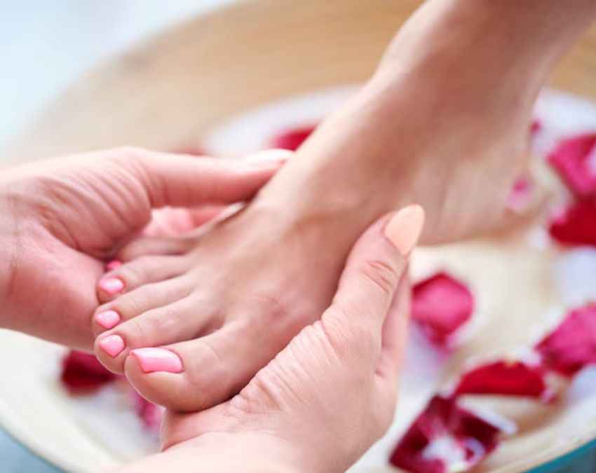 पैरों की फोटो बेचने की शर्तें 