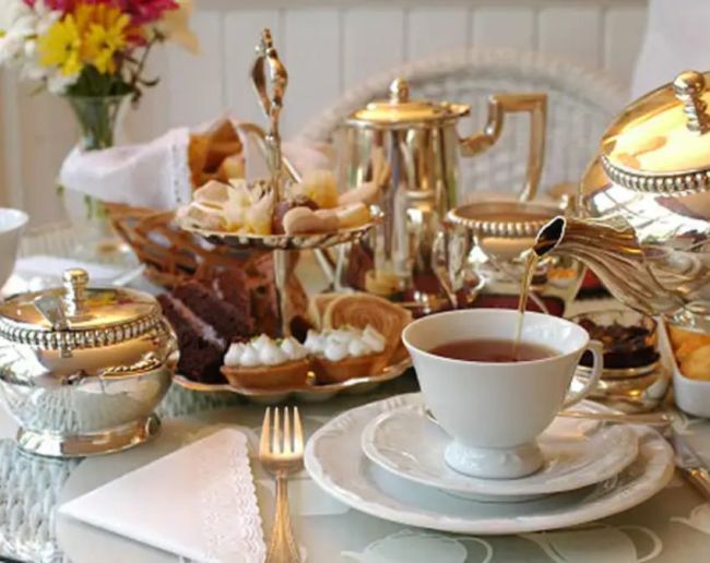 Mukesh Ambani Wife Nita Ambani Konsi Chai Piti Hain-1-2-3