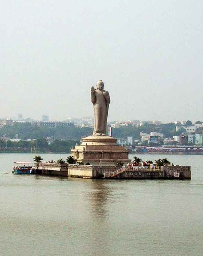  क्या है हुसैन सागर झील?