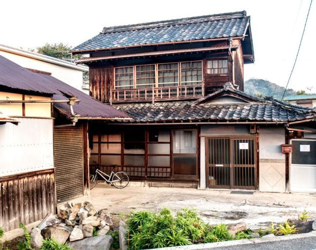 Do they use ceiling fans in Japan:-1-2-3