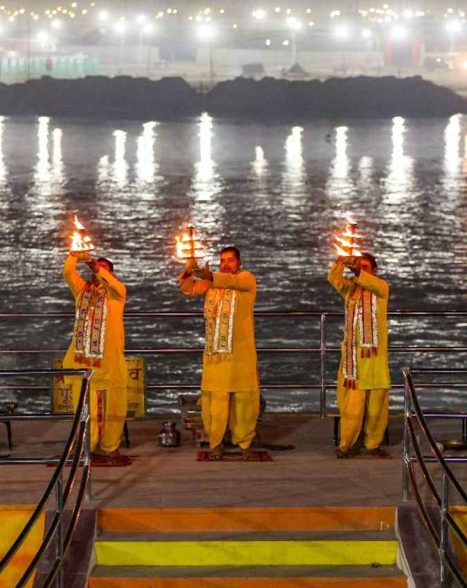 प्रयागराज- संगम और बड़े हनुमान जी मंदिर