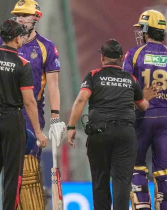 पारी के 5वें ओवर में हुआ वाकया