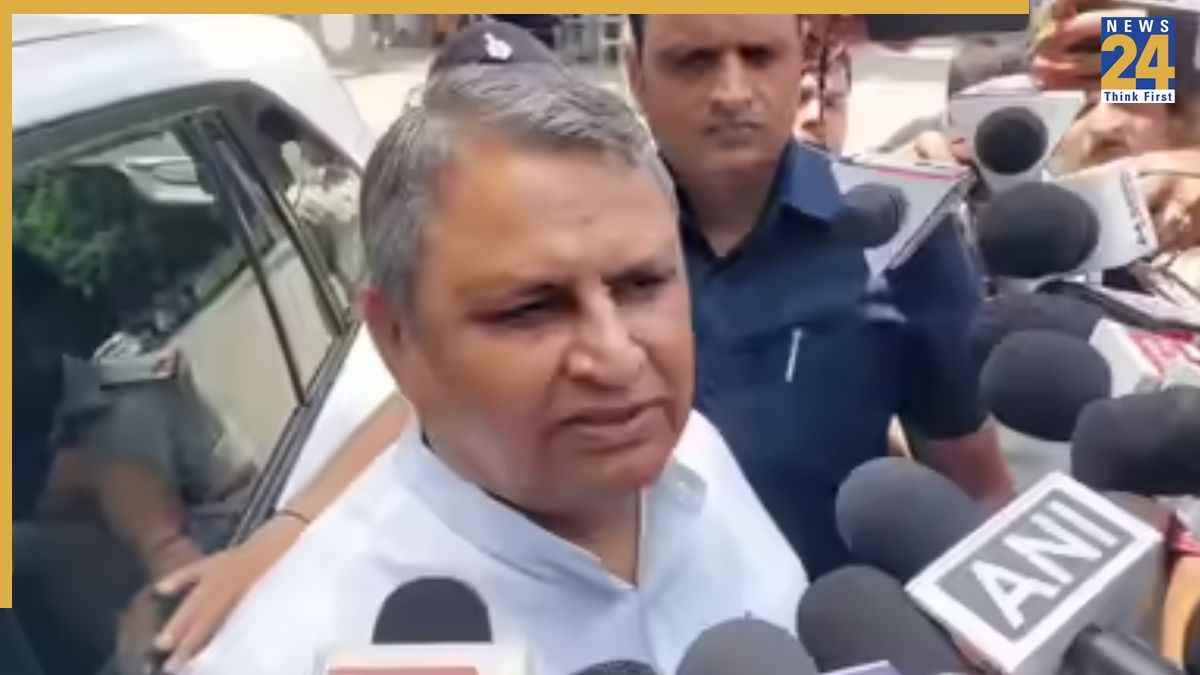 बिहार में नई सरकार को लेकर सियासी हलचल तेज, ‘चंद दिनों में सब साफ होगा’ – विजय कुमार चौधरी का बड़ा बयान