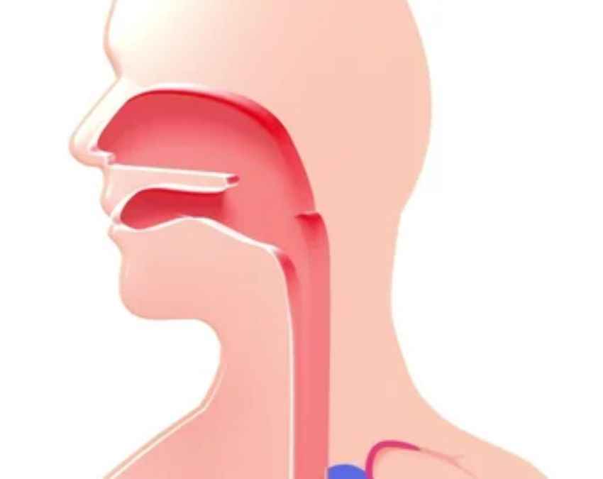 गले में कैंसर का पहला लक्षण 