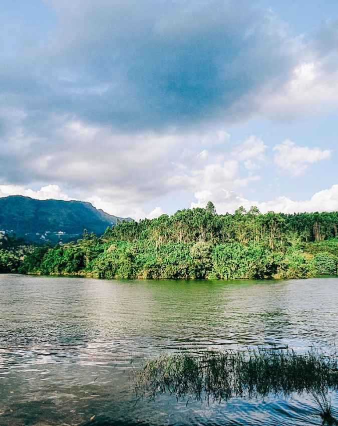 ट्रेकिंग के लिए भी बेस्ट