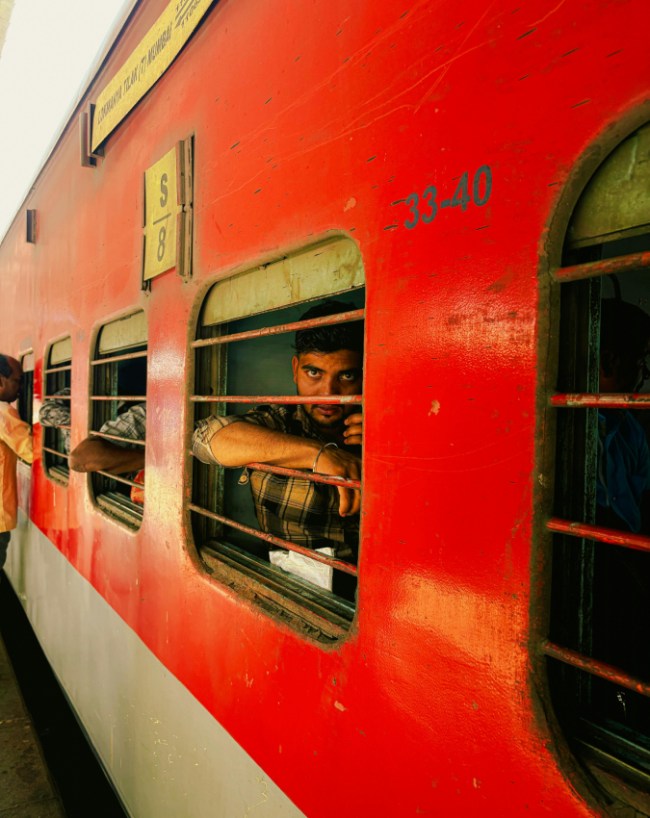 Train Me Tabiyat Kharab Kya Kare-1-2-3-4-5-6