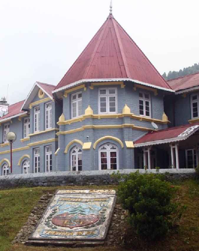 कैसे मिला अंग्रेजों को तोहफा?