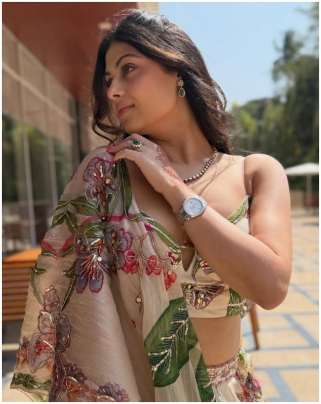 Zanai Bhosle-1-2-3-4-5-6-7