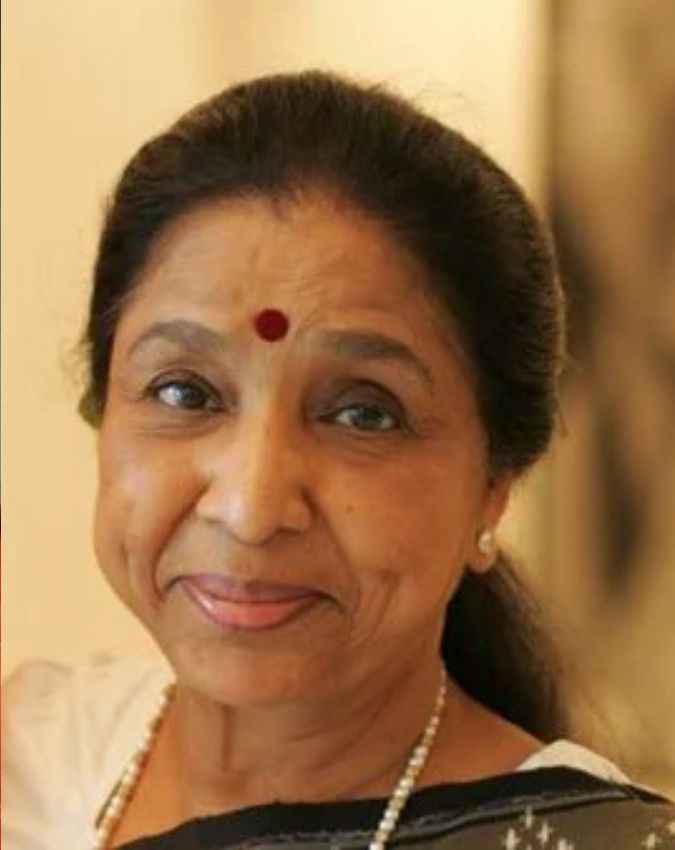 कितनी उम्र की हैं आशा भोसले?