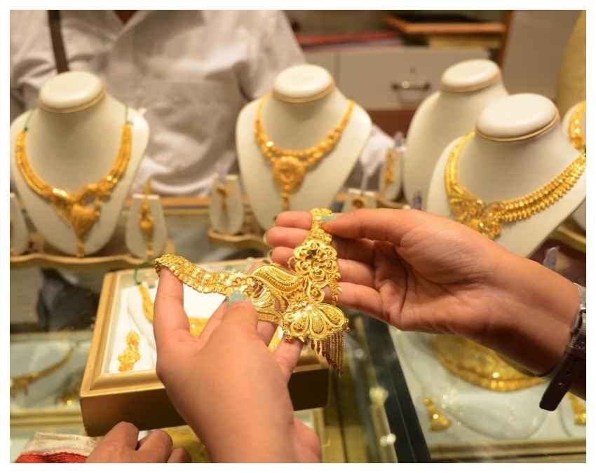 क्यों गिर रहे हैं दाम? ये हैं 3 मुख्य कारण