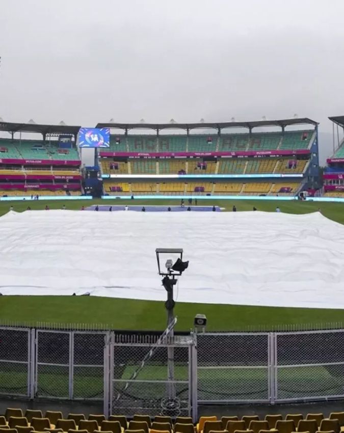 Hardik Pandya Riyan Parag Rain -1-2