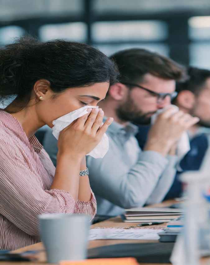 छींक रोकने से होने वाले संभावित स्वास्थ्य जोखिम