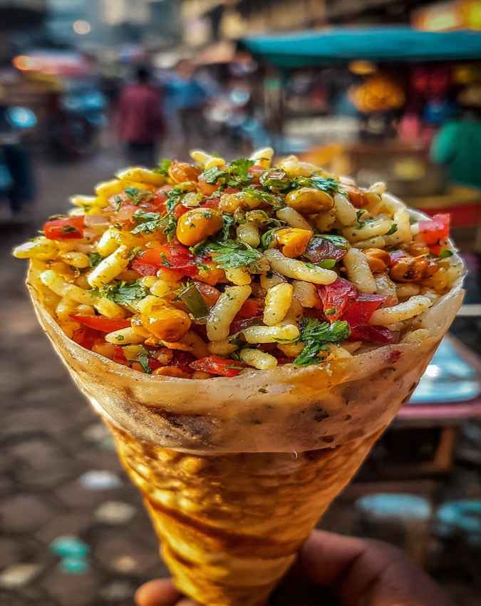 झालमुड़ी बनी चर्चा का विषय