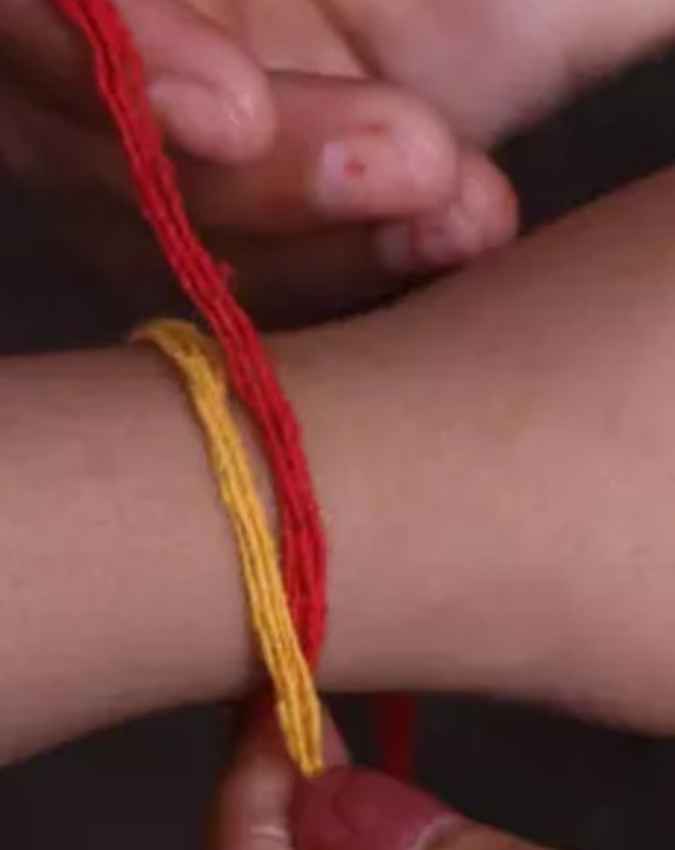 कलावा उतारने की विधि