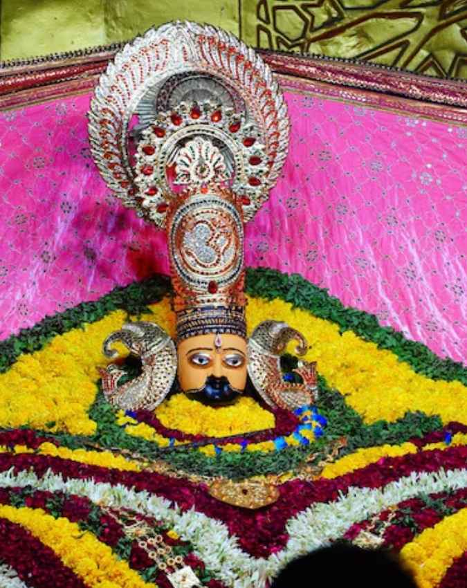 यहां कुलदेवता के रूप में पूजे जाते हैं खाटू बाबा