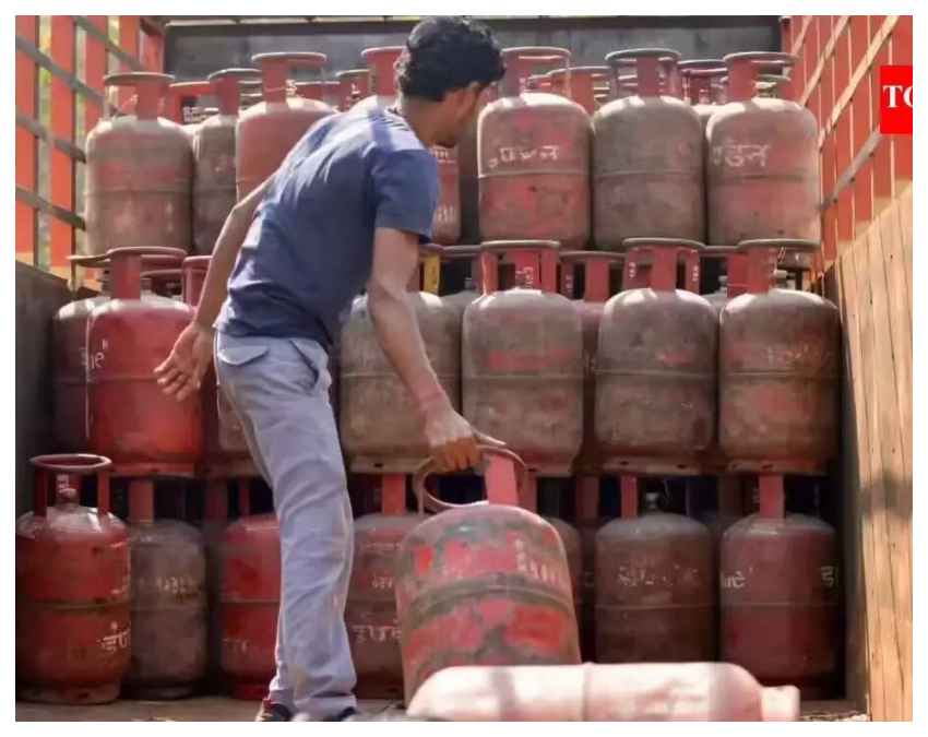 घरेलू और कमर्श‍ियल गैस के दाम