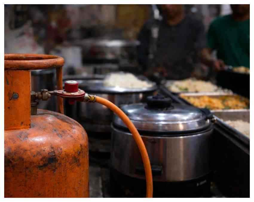 क्या हैं सिलेंडर के दाम? 