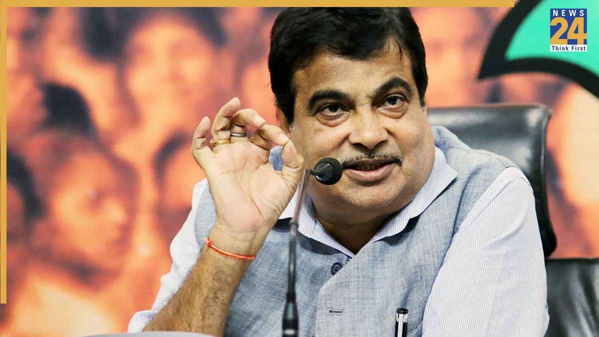 'पेट्रोल-डीजल का अब कोई भविष्य नहीं', नितिन गडकरी की चेतावनी; वाहन कंपनियों को दिया अल्टीमेटम