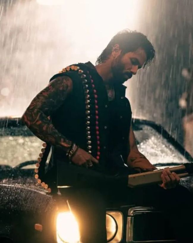 o Romeo trending on prime video-1-2-3-4-5-6-7-8