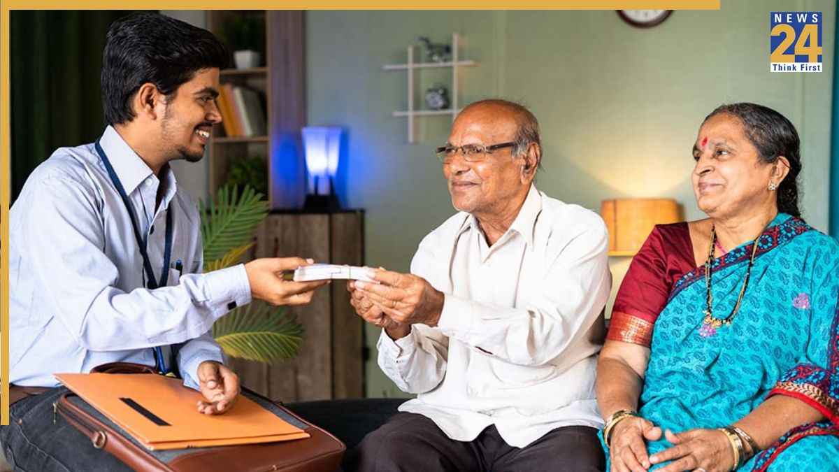 इन बुजुर्गों को सरकार का तोहफा, हर महीने मिलेंगे 1500 रुपये; जानें कैसे उठाएं इस पेंशन योजना का लाभ