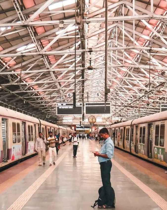 रेलवे स्टेशनों की कमाई कैसे तय होती है?
