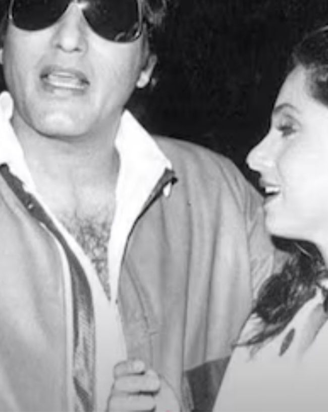 vinod khanna lip lock scenes-1-2