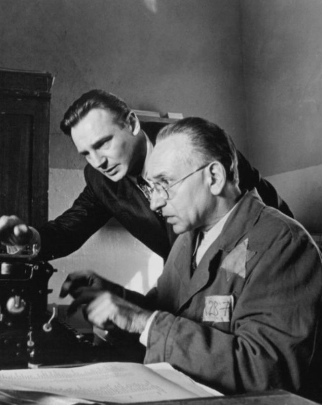 Schindler's List Movie Review,-1-2
