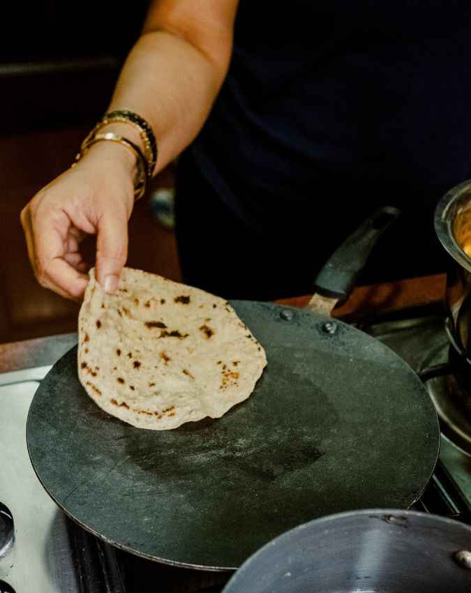 पहले ही गर्म कर लें तवा 