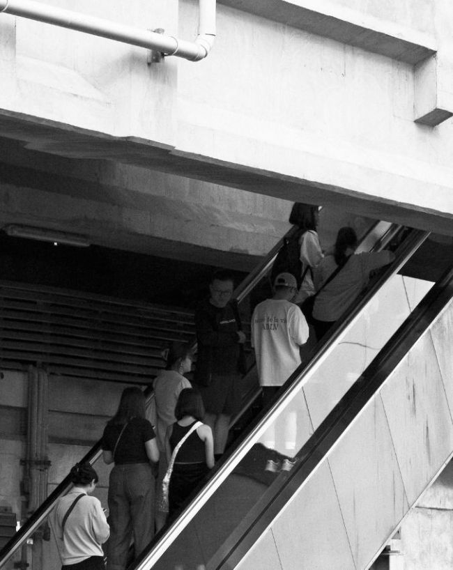 The Saddest Escalator In The World-1-2