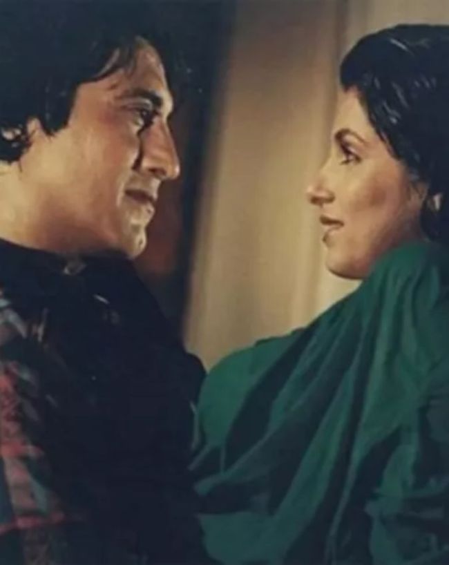 vinod khanna lip lock scenes-1-2-3