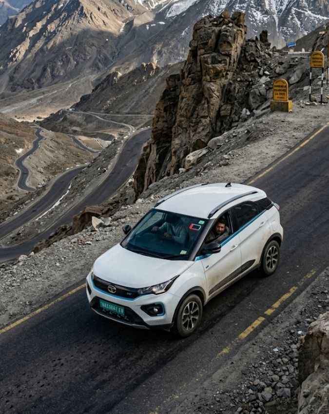 चढ़ाई के दौरान तेजी से खत्म होती है बैटरी