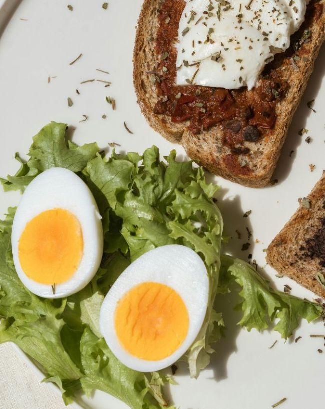 eating eggs in summer-1-2-3