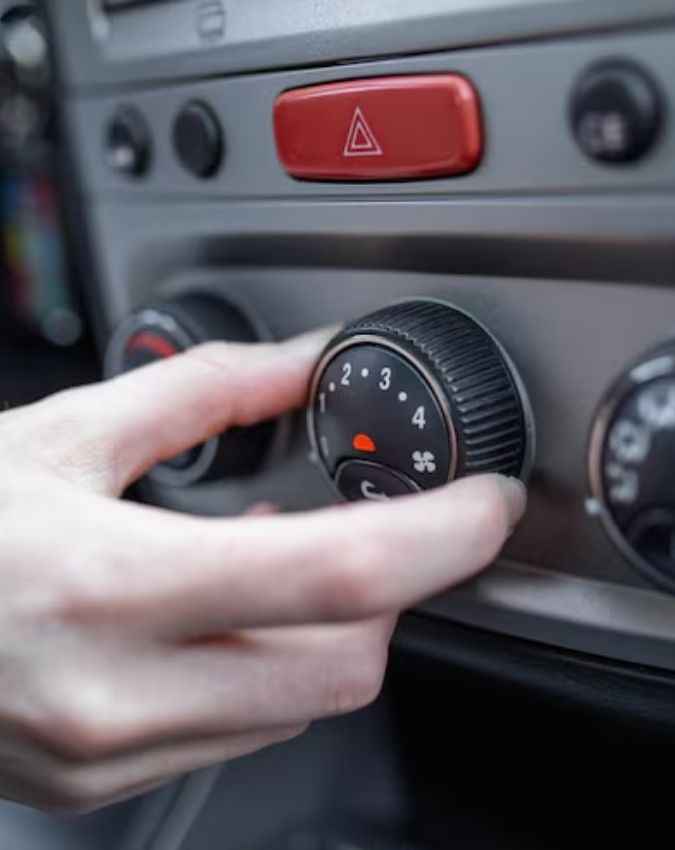 कार में AC कैसे करता है काम?