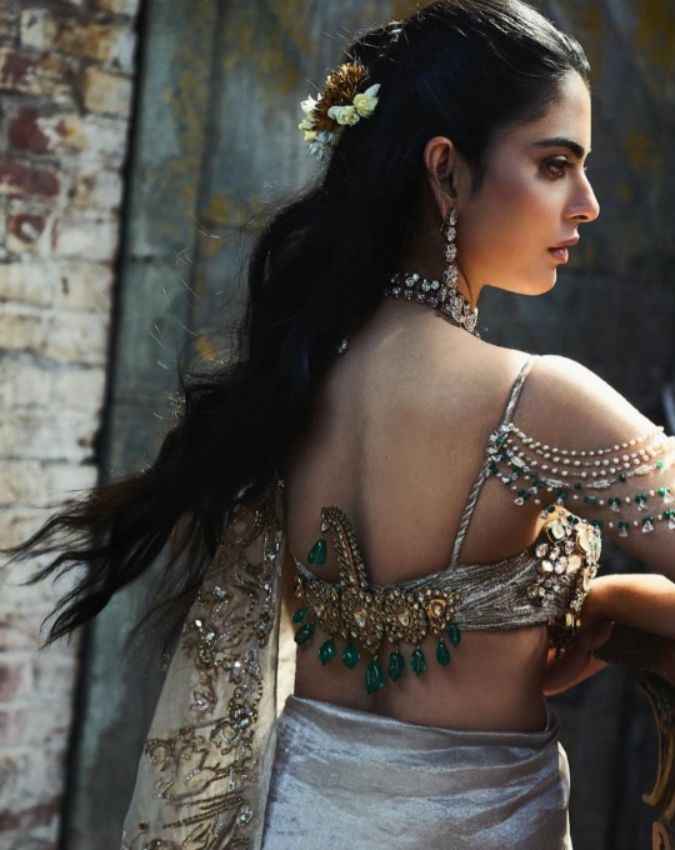 ईशा अंबानी का बेहतरीन लुक