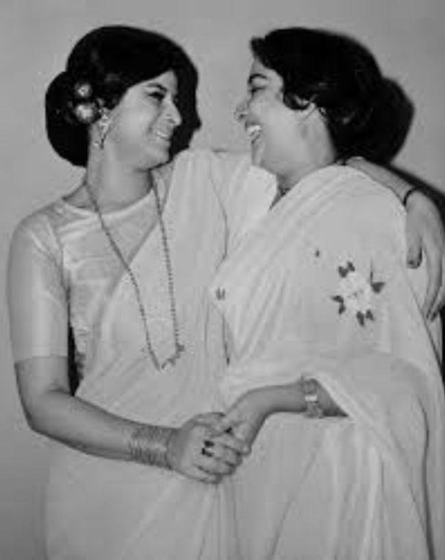 naargis and meena kumari-1-2