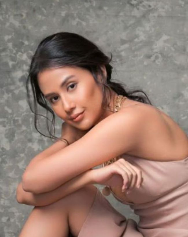 famous airtel 4g girl sasha chettri-1-2-3-4