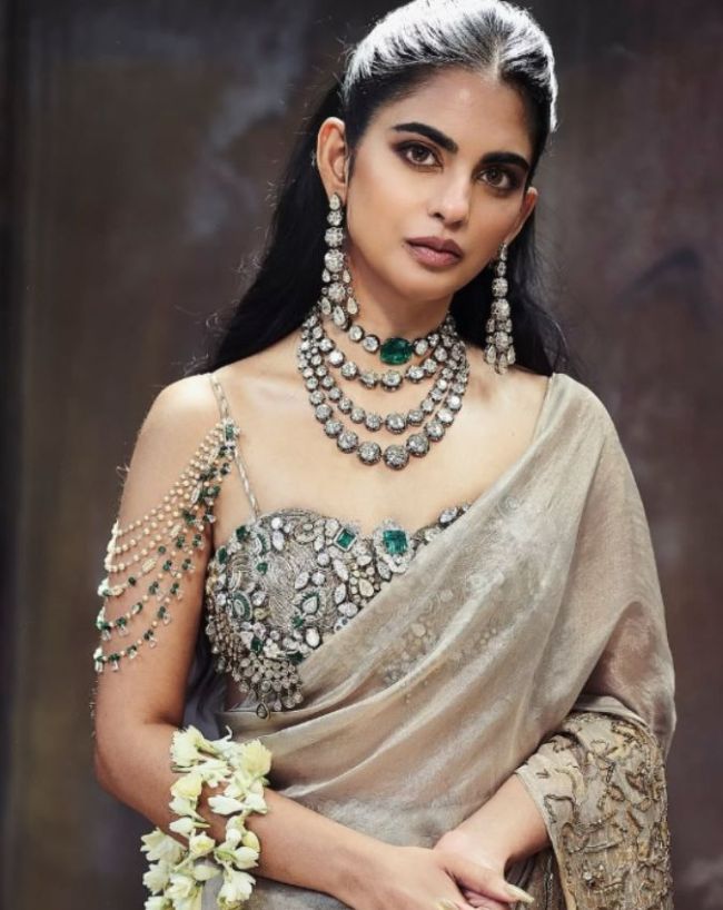 Isha Ambani Met Gala 2026 Look-1-2-3-4-5