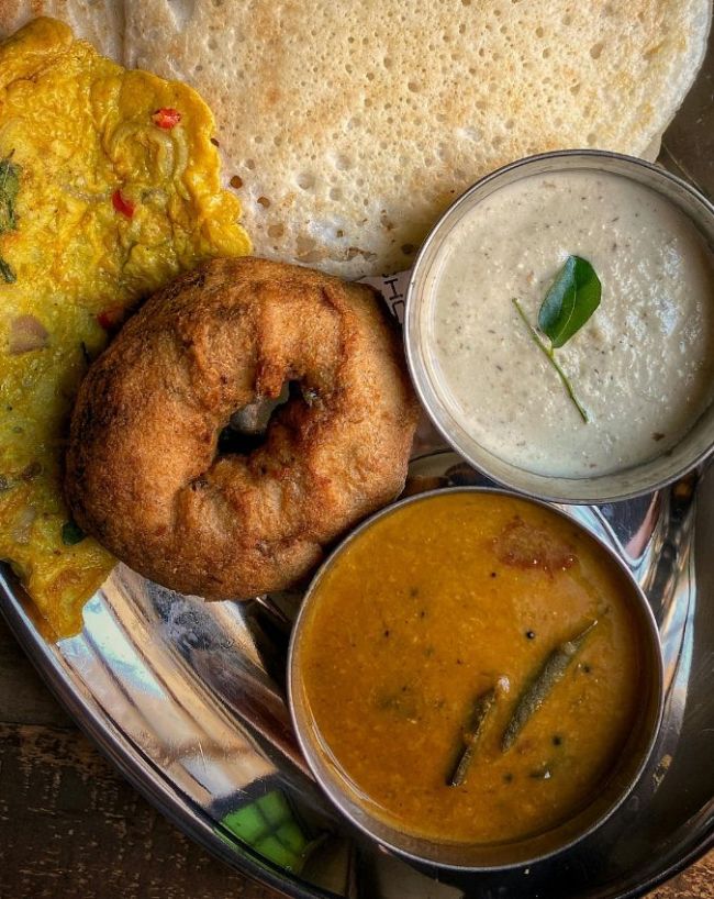 Why do we put a hole in a vada-1-2-3-4-5-6-7