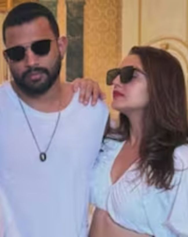 Huma Qureshi wedding news-1-2-3-4-5