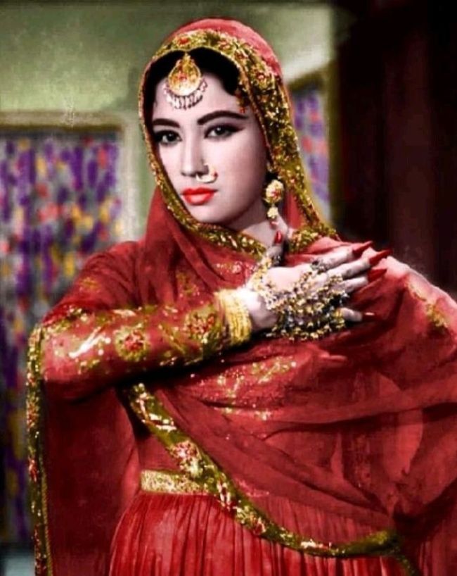naargis and meena kumari-1-2-3-4-5