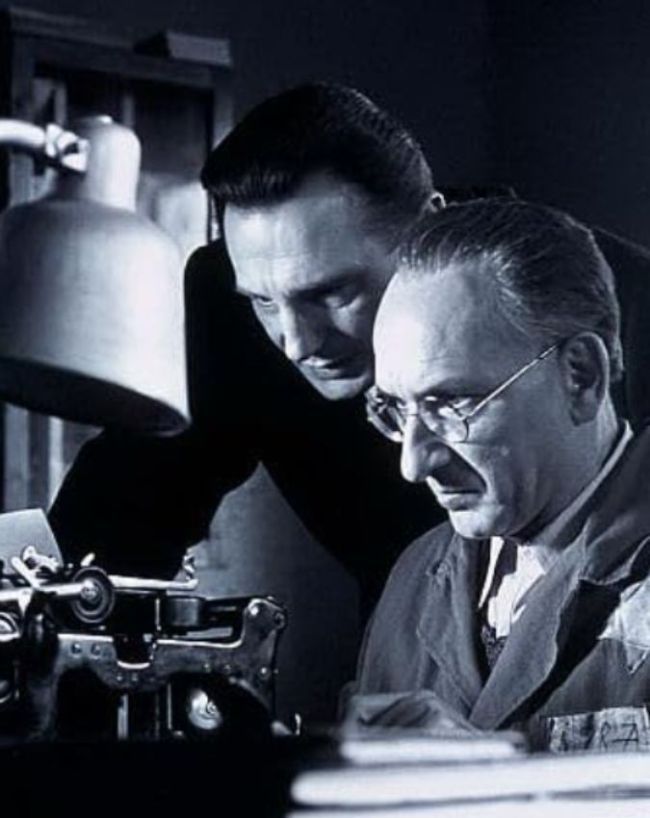 Schindler's List Movie Review,-1-2-3-4-5-6