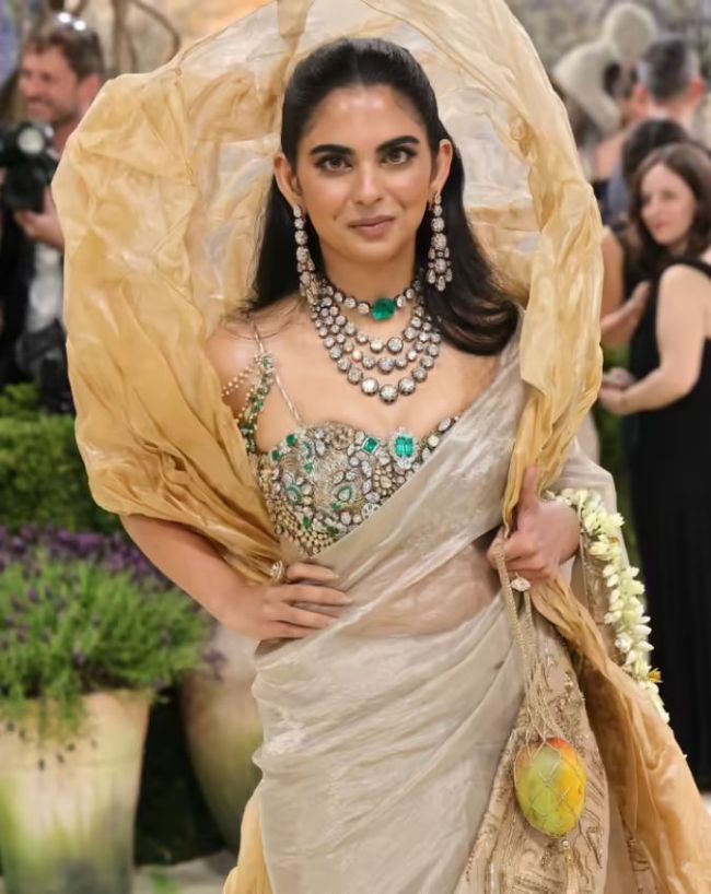 Isha Ambani Met Gala 2026 Look-1-2-3-4-5-6