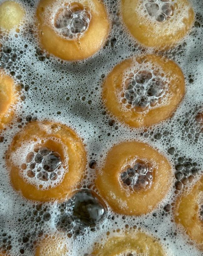 Why do we put a hole in a vada-1-2-3-4