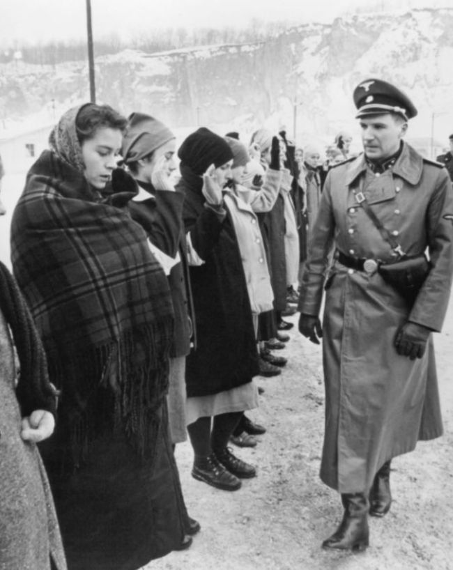 Schindler's List Movie Review,-1-2-3-4-5-6-7
