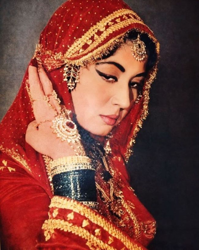 naargis and meena kumari-1-2-3-4-5-6