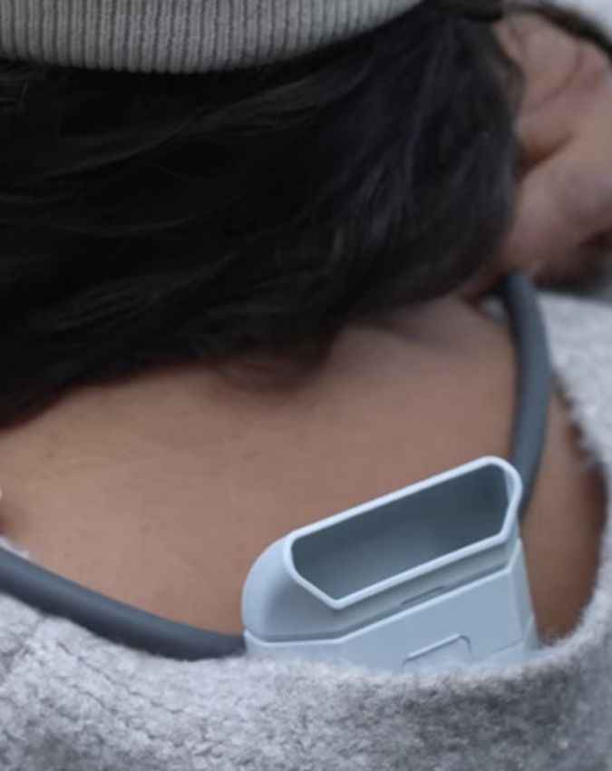 हल्का डिजाइन और आरामदायक फिटिंग