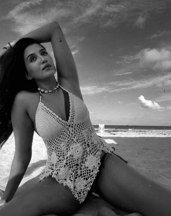 Nimrit Kaur Ahluwalia hot pics-1-2-3-4-5-6